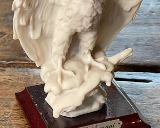 Giuseppe Armani White Resin Perched Eagle Figure 4.5x3.5x3in HxWxD