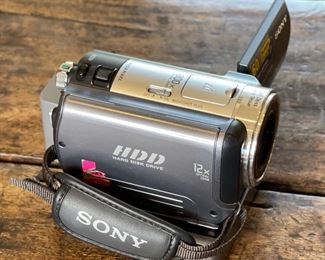 Sony DCR-SR80 Digital Video Camcorder w/ Charge Station