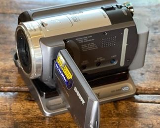 Sony DCR-SR80 Digital Video Camcorder w/ Charge Station