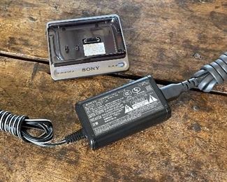 Sony DCR-SR80 Digital Video Camcorder w/ Charge Station