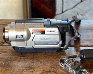 Sony Hi 8 Camcorder ccd-trv318