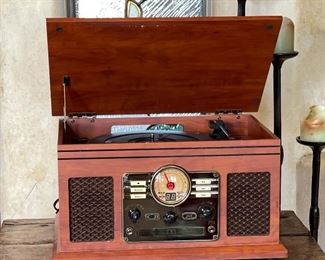 Innovative Technology Nostalgic CD/Turntable/AM/FM radio