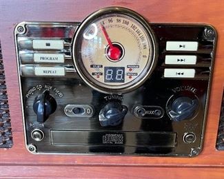 Innovative Technology Nostalgic CD/Turntable/AM/FM radio