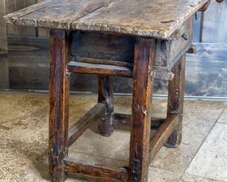 Rustic Distressed Side Table 21x27x18in