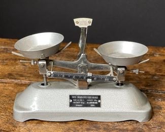 Tricle Brand Table Balance Sanghai China Scale 5x8x3in HxWxD