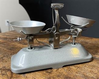 Tricle Brand Table Balance Sanghai China Scale 5x8x3in HxWxD