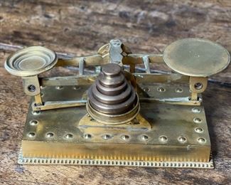 Antique Brass Balance Scale 2.5x6.4in HxWxD