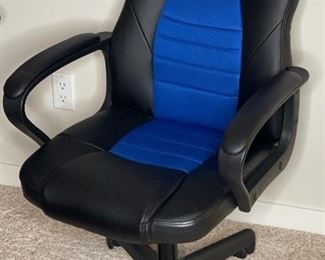 Essentials Racing Office Chair ESS-3083-BLU 39x25x25in HxWxD