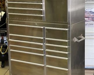 HammerHead LX Tool Box Stainless Steel 41in 19 Drawer 2002-1800 62x46x19.5in HxWxD