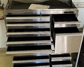 HammerHead LX Tool Box Stainless Steel 41in 19 Drawer 2002-1800 62x46x19.5in HxWxD