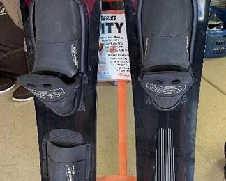 O'Brien Freecarve Wide Track Water Ski PAIR