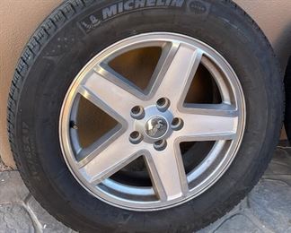 2pc Jeep Patriot Compass 5-LUG 17in Wheels Tires/Rims OEM 27.5 x 9in
