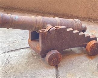 Antique Cast Iron 14in Cannon 8x7x16 Cannon length: 14.75in