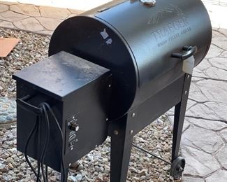 Traeger JUNIOR Wood Pellet Grill BBQ055.04 36x36x16 HxWxD