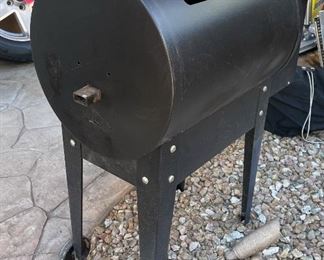 Traeger JUNIOR Wood Pellet Grill BBQ055.04 36x36x16 HxWxD