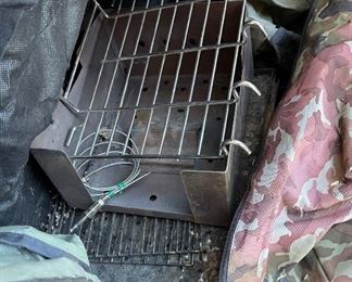 Green Mountain Davy Crockett Wood Pellet with Cover 25x32x18in HxWxD