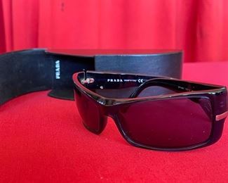 Women's AUTHENTIC Prada Sunglasses SPR08G