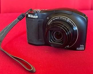 Nikon COOLPIX L620 18.1 MP 14X Zoom Digital Camera (Black)
