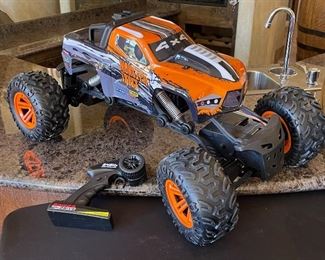POWER DRIVE R/C 4-WHEEL DRIVE MONSTER TRUCK2.4GHZ,