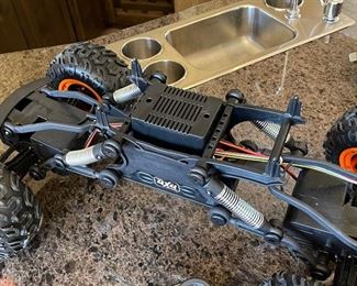 POWER DRIVE R/C 4-WHEEL DRIVE MONSTER TRUCK2.4GHZ,