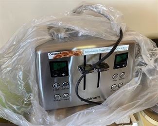 New in the box CUISINART Model RBT-875PC Countdown 4 Slice Stainless Steel Toaster 1800W