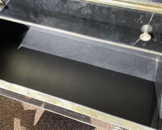 Mirror 3 drawer dresser 42in x 19in x 35in