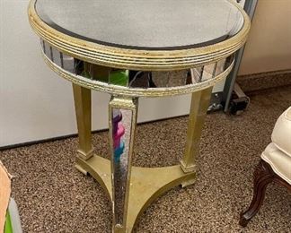 Circular mirrored and table/lampstand 20in diameter x 26in tall