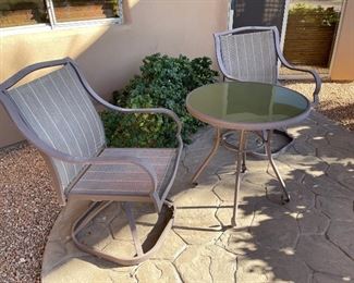 Outdoor patio table & 2 chairs table 27in diameter 28in tall Chairs 25in x 25in x 38in