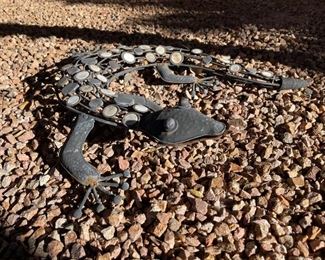 Metal Outdoor decor lizard 23in x 18in