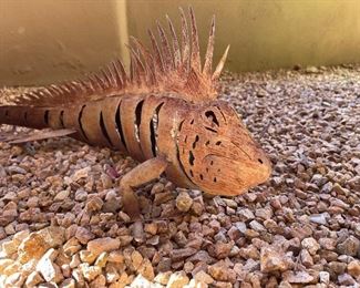Metal iguana lizard outdoor yard Decor 28in. X 12in.