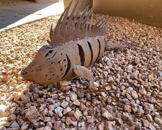 Metal iguana lizard outdoor yard Decor 28in. X 12in.