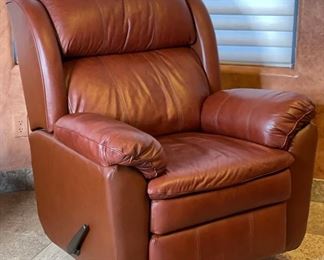 #2 Lane Furniture Leather Recliner 43x38x38in HxWxD