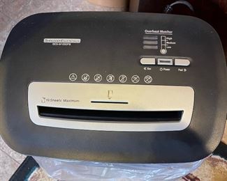 Shredder Essentials SES-M1050PB PAPER SHREDDER