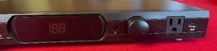 Panamax MR4300 Power Conditioner Surge protector 2x17.8.5in HxWxD