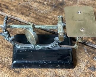 J&E Ratcliff Sliding Weight Postal Scale 4x7x3.5in HxWxD