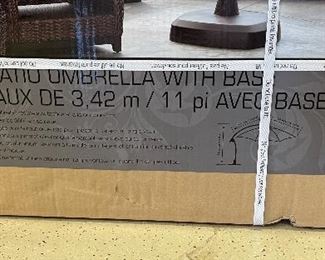 11ft Cantilever Patio Umbrella 853331