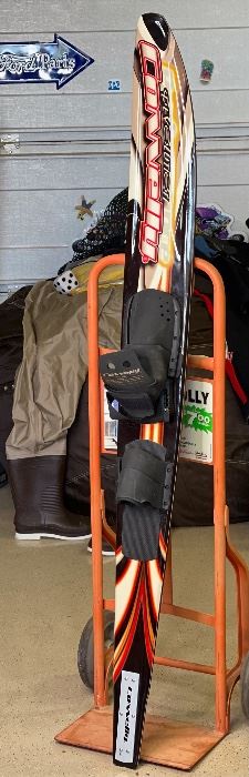 Connelly Revolution Slalom Water Ski 67 67