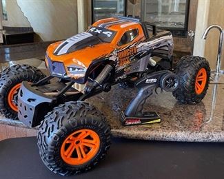 POWER DRIVE R/C 4-WHEEL DRIVE MONSTER TRUCK2.4GHZ,