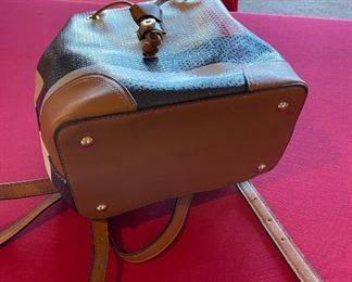 Burberry purse