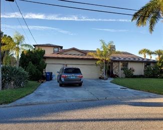 beautiful home in western Bradenton, already sold just needs to be emptied