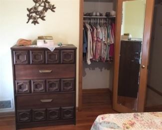 Chest,  clothing, linens