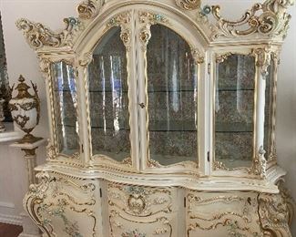 High end - Italian Silik China cabinet  - Victorian/ baroque  style 