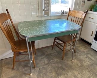 VINTAGE KITCHEN TABLE 