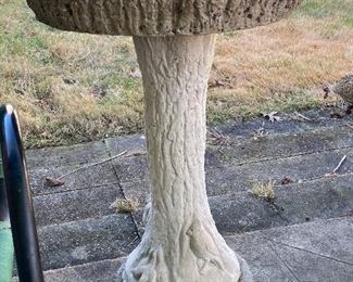 GARDEN BIRD BATH