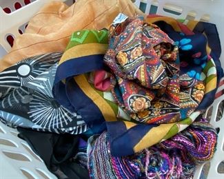 LADIES SCARVES