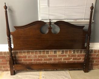 Queen size headboard - great condition 