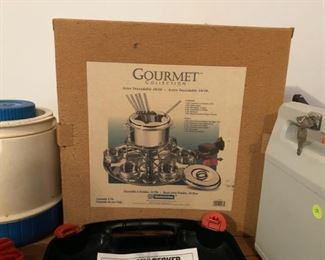 New in box fondu kit