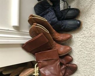 Size 8 and 8 1/2 shoes photo 9 of 9