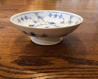 Royal Copenhagen 1/18 Blue Fluted Plane rim bowl on foot. Picture 2 of 3