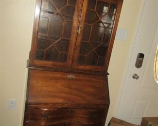 Superb American Vintage serpentine front American mahogany secretary